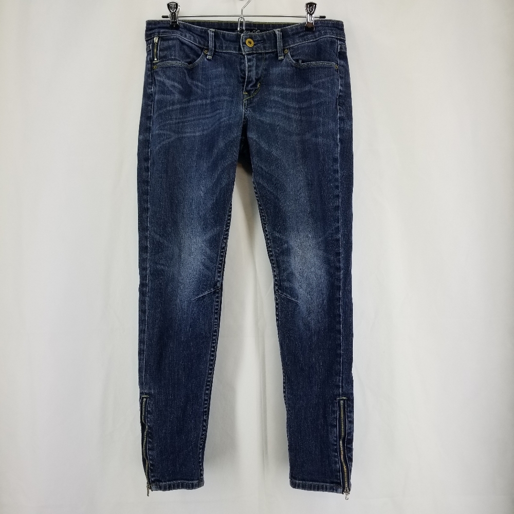 LEVIS Demi Curve Skinny Jean with Zippered Pockets